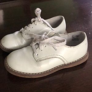 Footmates white Saddle shoes size 8